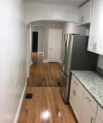4th image of 2105 Mount Vernon Ave APT 2