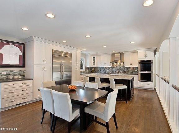 4th image of 1225 Deere Park Ln
