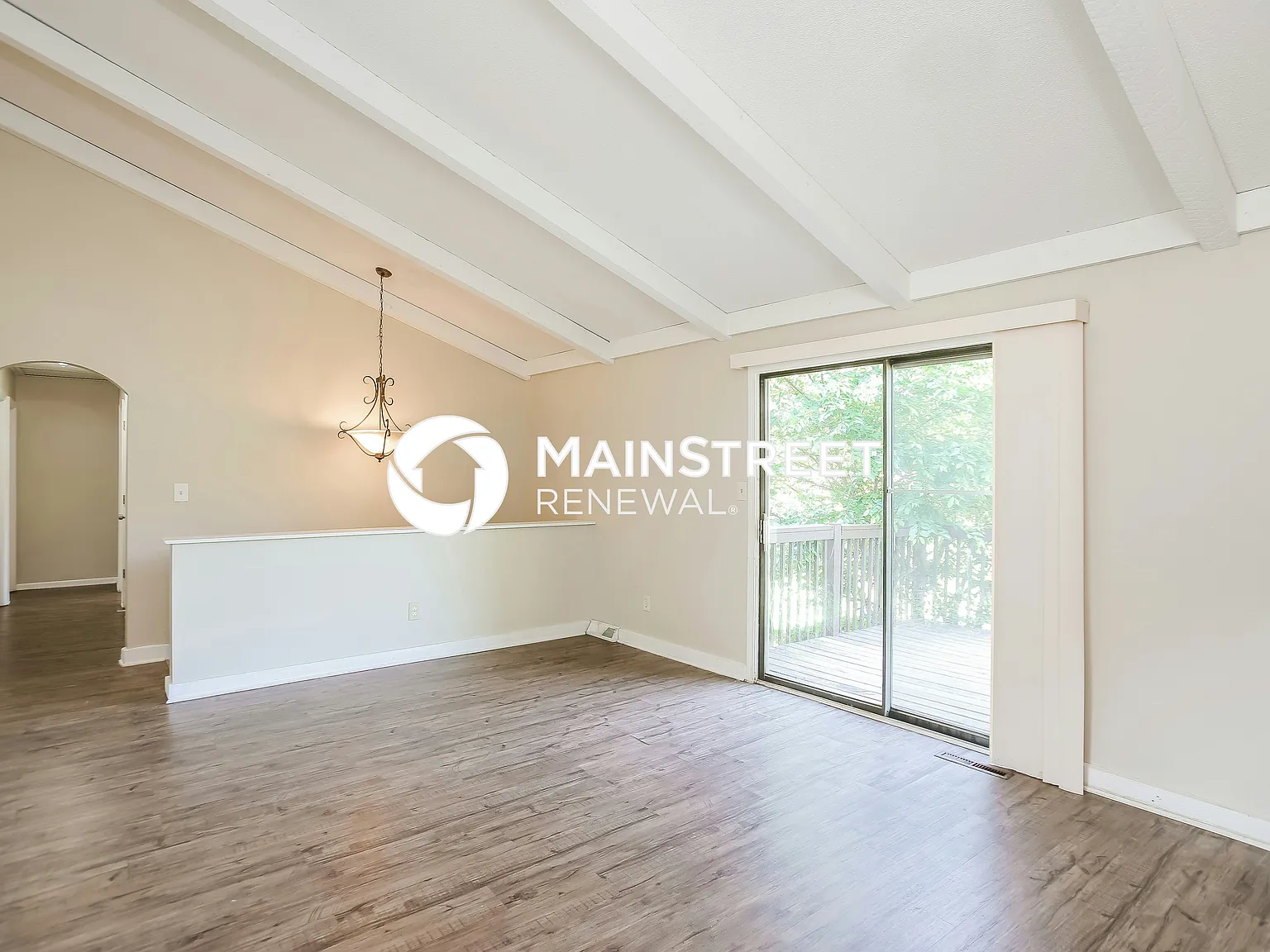 332 S Kendall Ave — Photo 2