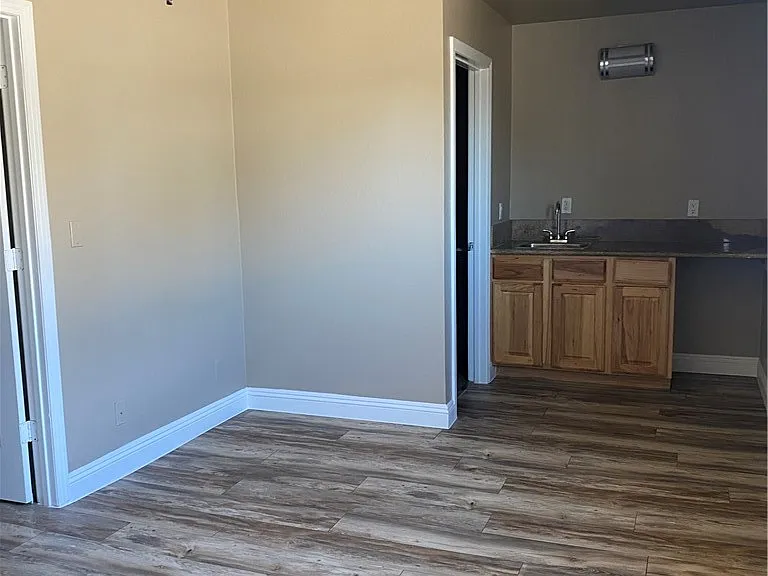 3430 Eldon St — Photo 6