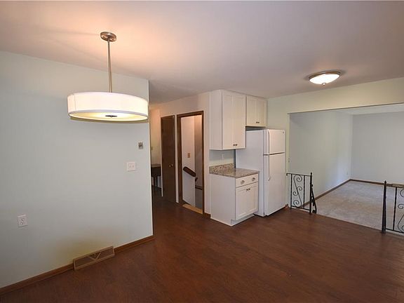 4th image of 8513 Fenway Dr