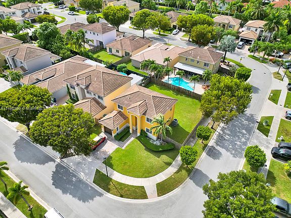 4th image of 20830 SW 90th Pl