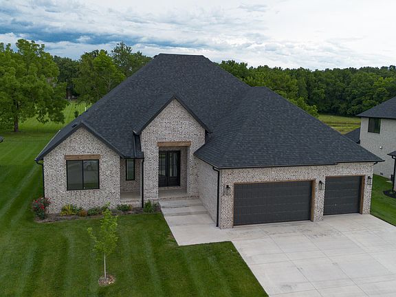 5th image of 2105 N Silver Charm Avenue