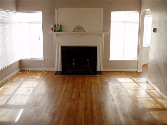 3rd image of 715 N Thorne Ave