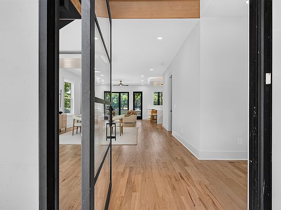 5th image of 254 Loch Way