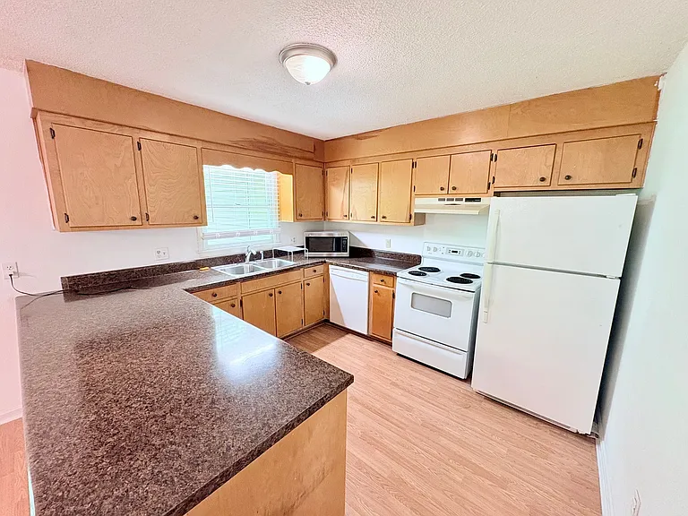 600 Anderson Hwy #611 — Photo 8