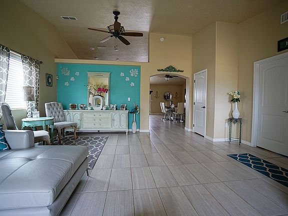 3rd image of 2004 Hali Ln