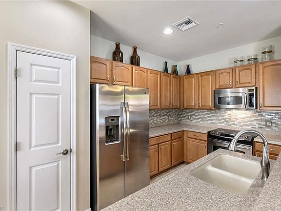 4th image of 28105 Mandolin Ct Unit 211