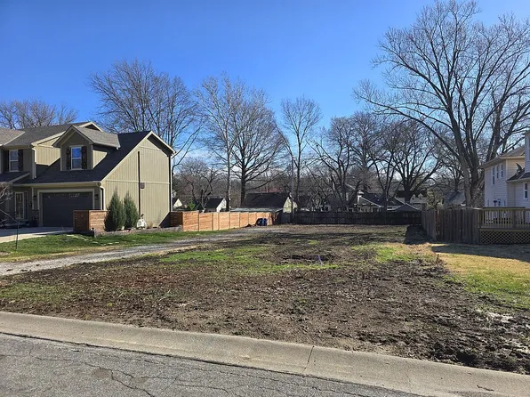 5539 Maple St, Mission, KS 66202