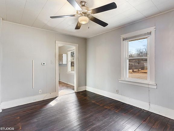 3rd image of 634 S Woodland Ave