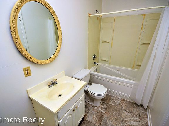 4th image of 2242 Wismer Ave