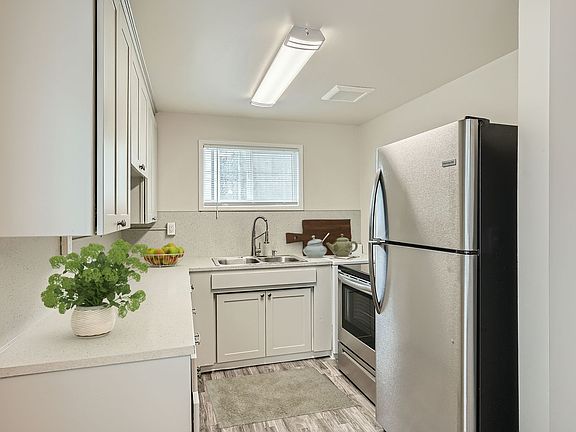 2nd image of 2302-2320 Colby Ave #18