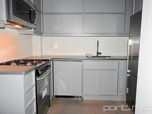 Rented by Point NYC | media 43