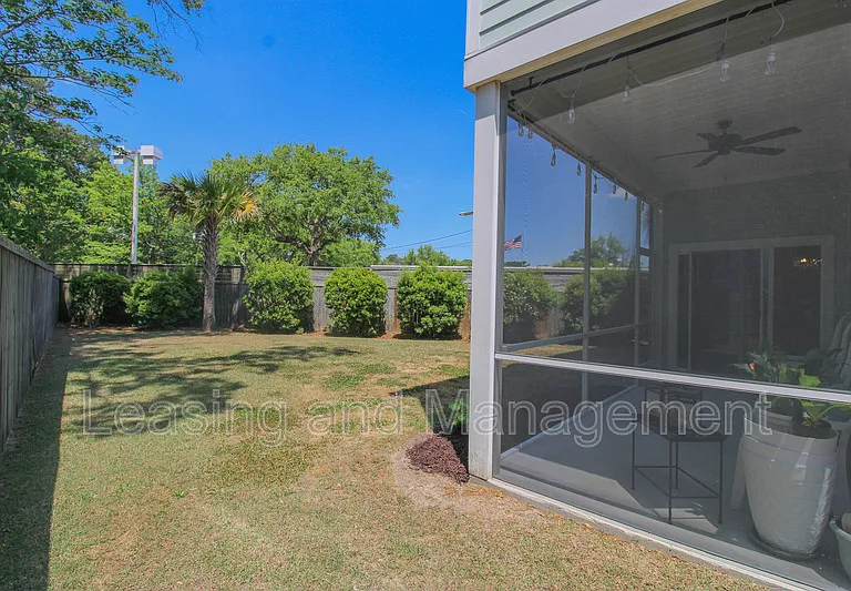 2352 Lantern St — Photo 17