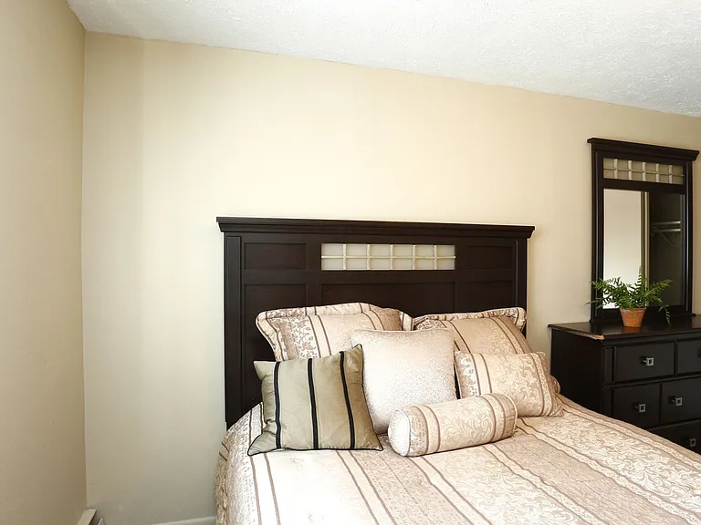 Chamberlain I & II Apartments — Photo 15