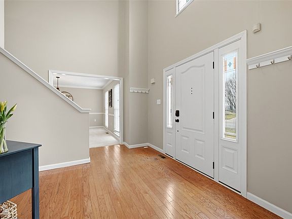 3rd image of 1053 Whispering Woods Dr