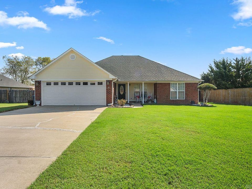 1st image of 31 Hummingbird Dr