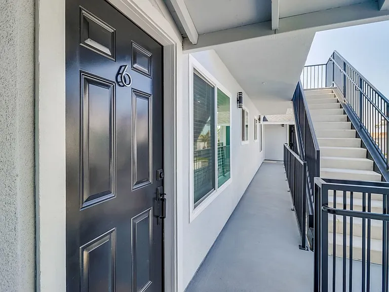 Welcome Surf House Villas E, a newly renovated luxury apartment community in the heart of Pacific... — Photo 16