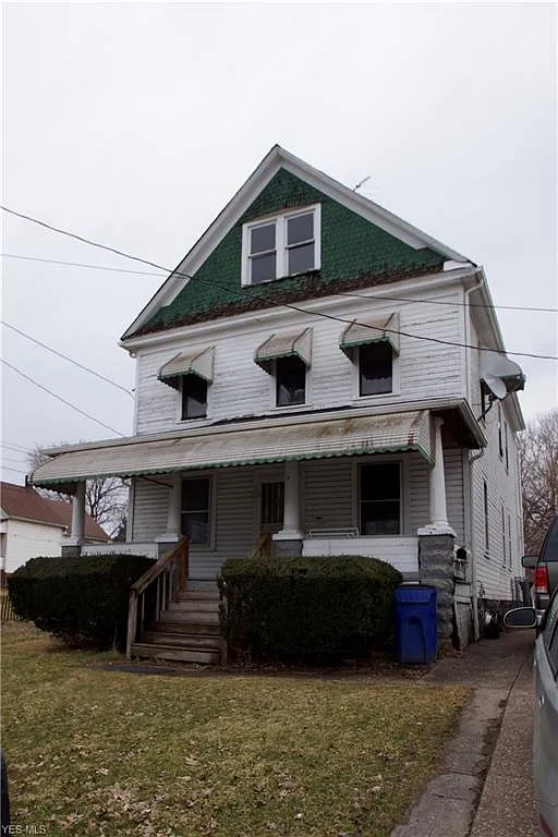 3631 E 61st St photo 1