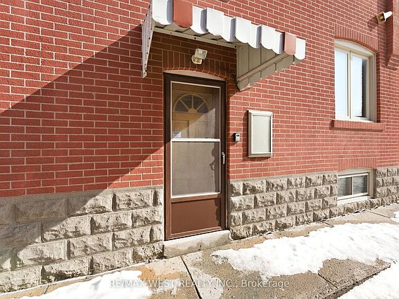 3rd image of 151 Ascot Ave