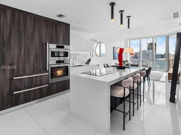 851 NE 1st Ave Unit 1606, Miami, FL 33132