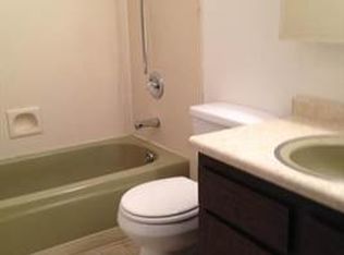 2620 E 42nd Ave APT 6, Anchorage, AK 99508