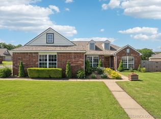9718 E 110th Pl N, Owasso, OK 74055