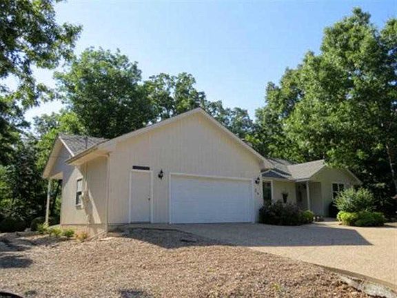 3rd image of 24 Islay Cir