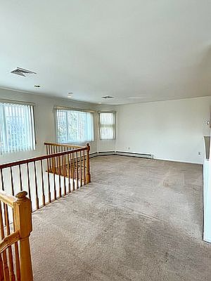 4th image of 166 Bathgate St Floor 1