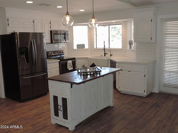 2nd image of 2904 E Dolpin Avenue
