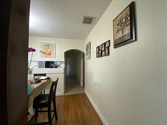 5th image of 214 Ohio Ave