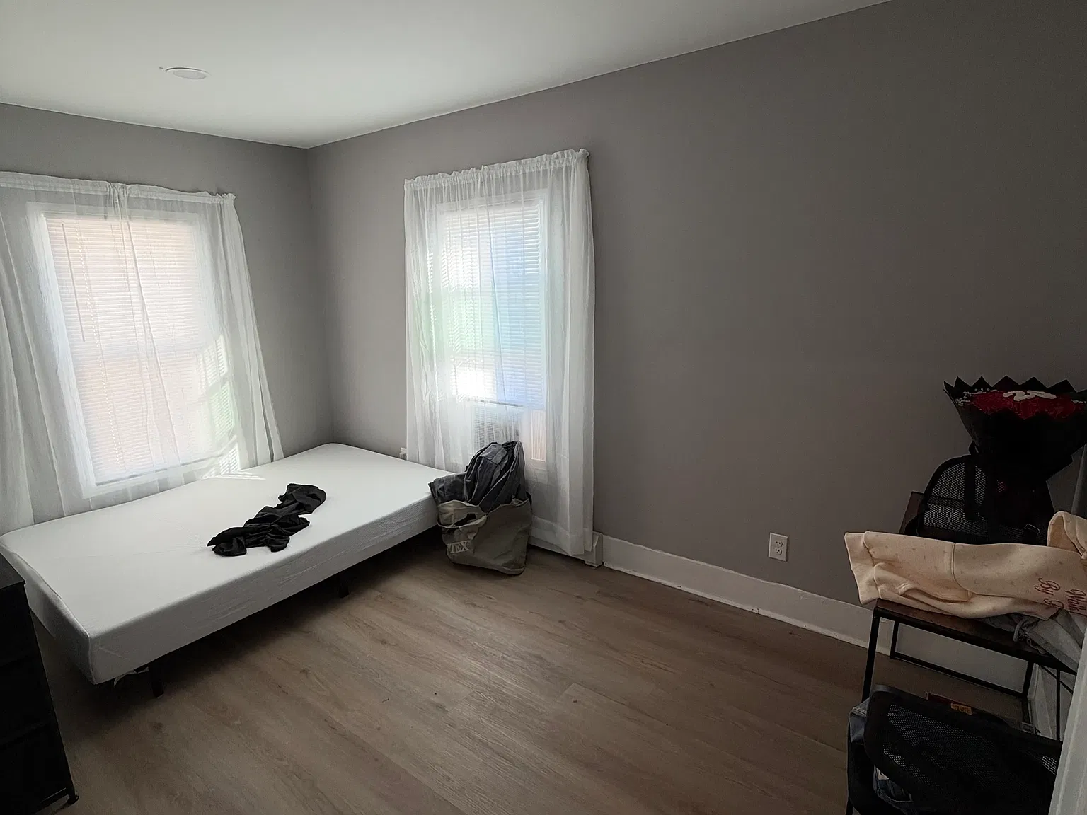 2 bed, $900 — Photo 2