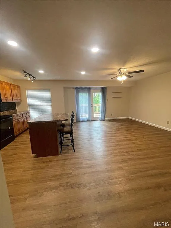4 bed, 3.0 bath, 1390 sqft, $2,250 — Photo 4