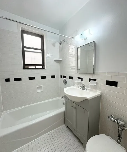 21-36 Crescent St #C6 — Photo 6