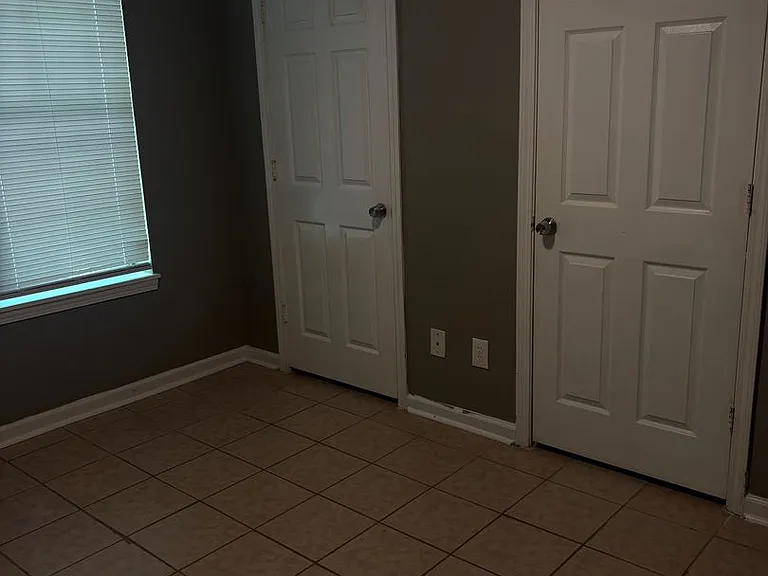 3840 Lassiter Mountain Apartments — Photo 4