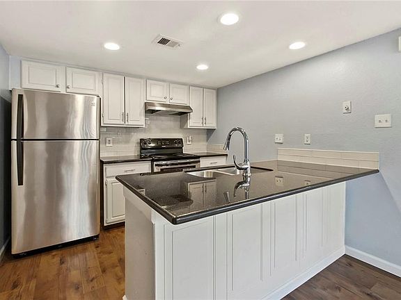 4th image of 2124 Burton Dr APT 112