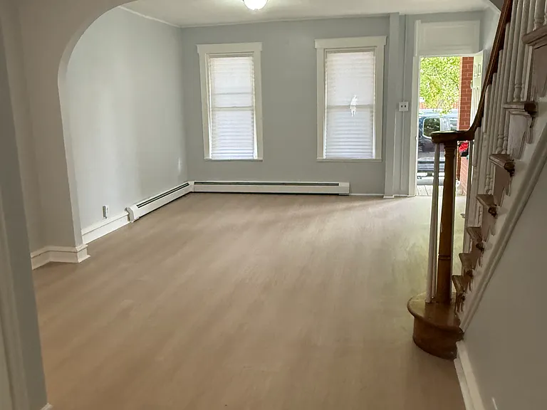 19 Stroud St — Photo 1