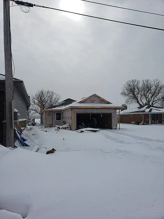 10433 Saint John Dr photo 1