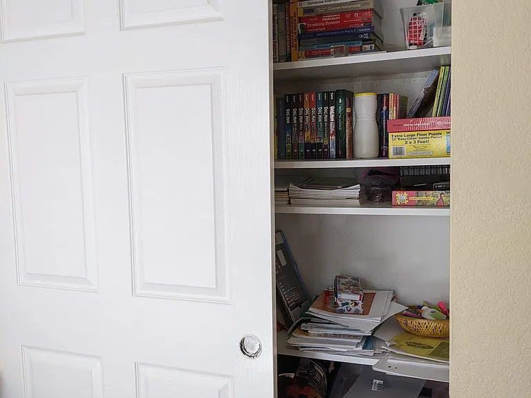 5403 Ontario Cmn — Photo 3