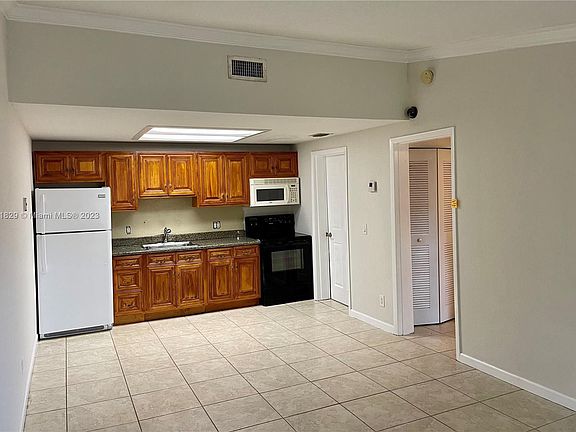 4th image of 7210 Southgate Blvd #7210