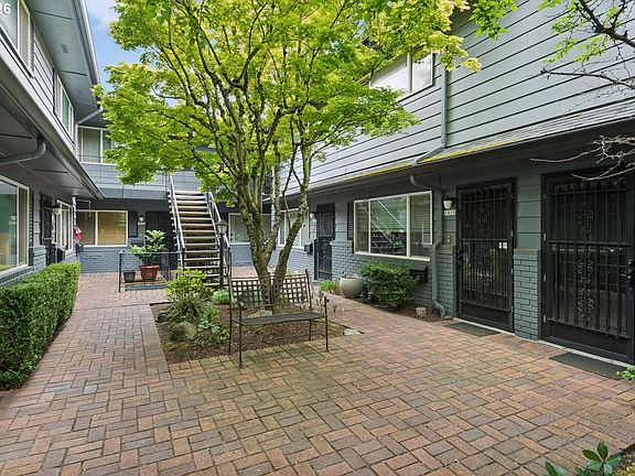 2nd image of 1824 NE Wasco St #4