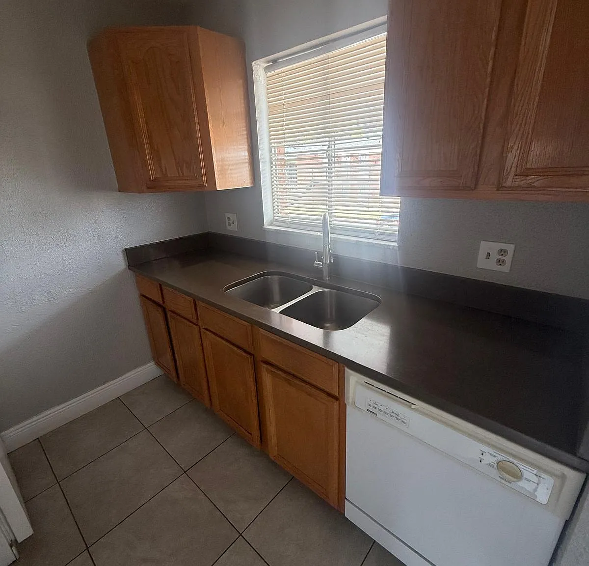 797 W Lancaster Rd — Photo 3