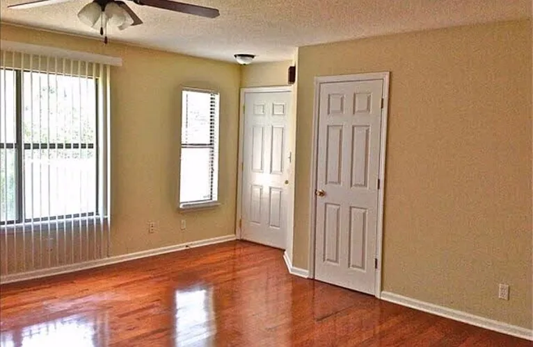 100 Brighton Hill Cir #8E — Photo 1