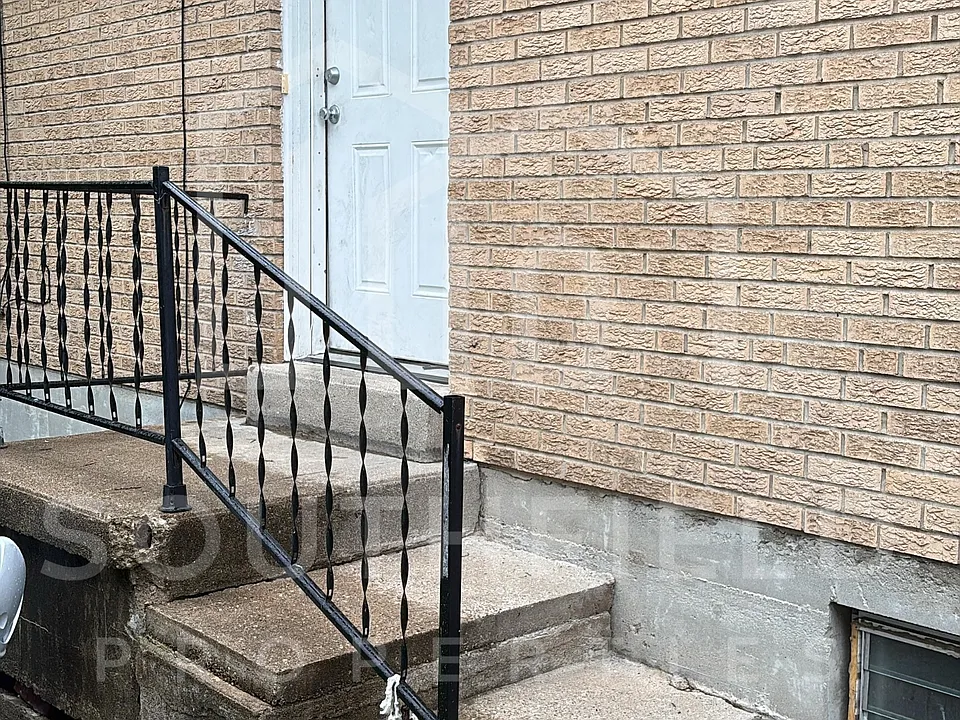 833 Seton Ave #2