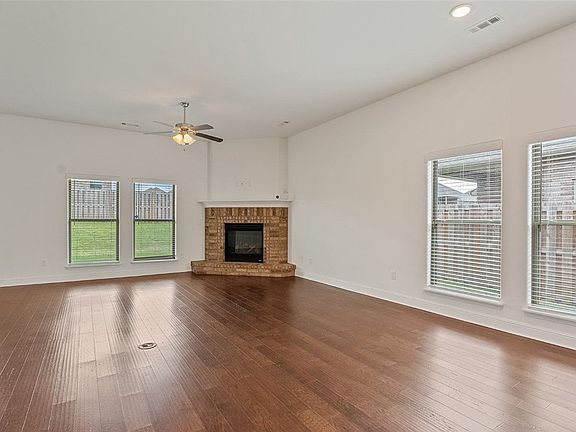 3rd image of 2401 Lock Ln