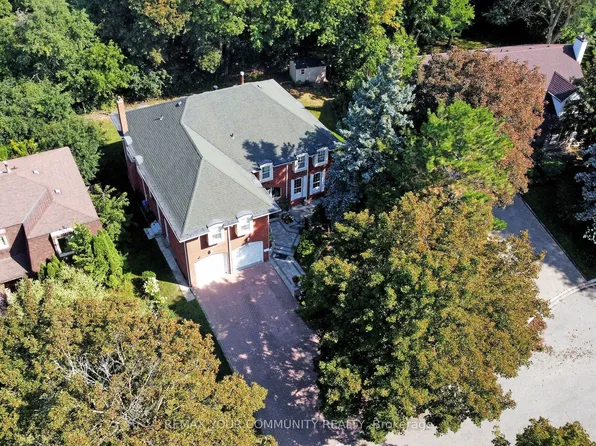 88 Cambridge Cres, Richmond Hill, ON L4C 6G2