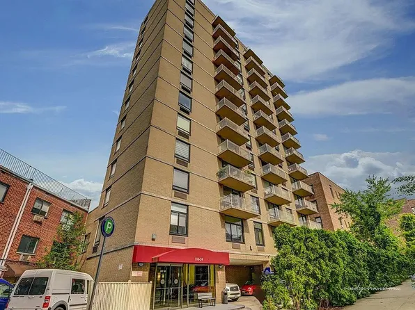 116-24 Grosvenor Ln, Richmond Hill, NY 11418