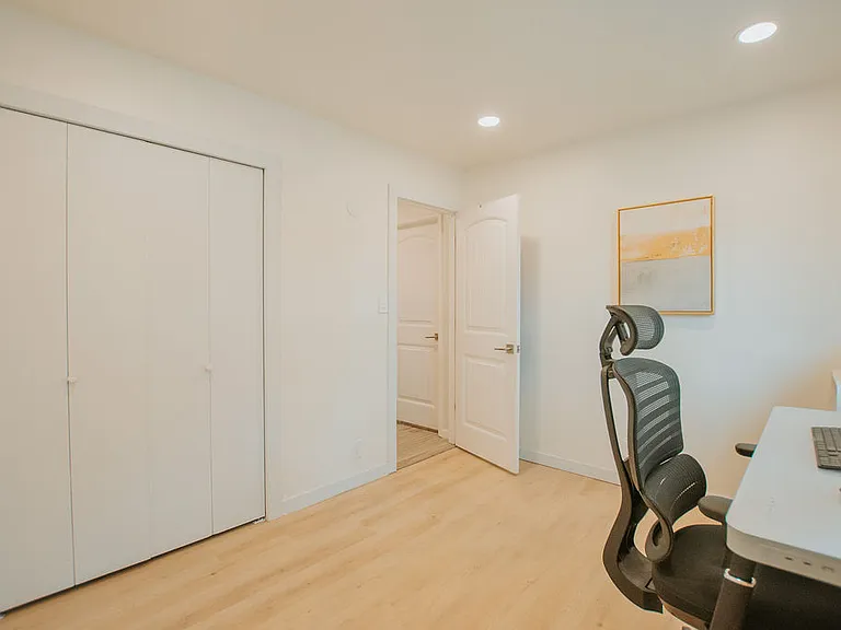 9514 Avenida Del Oso NE — Photo 46
