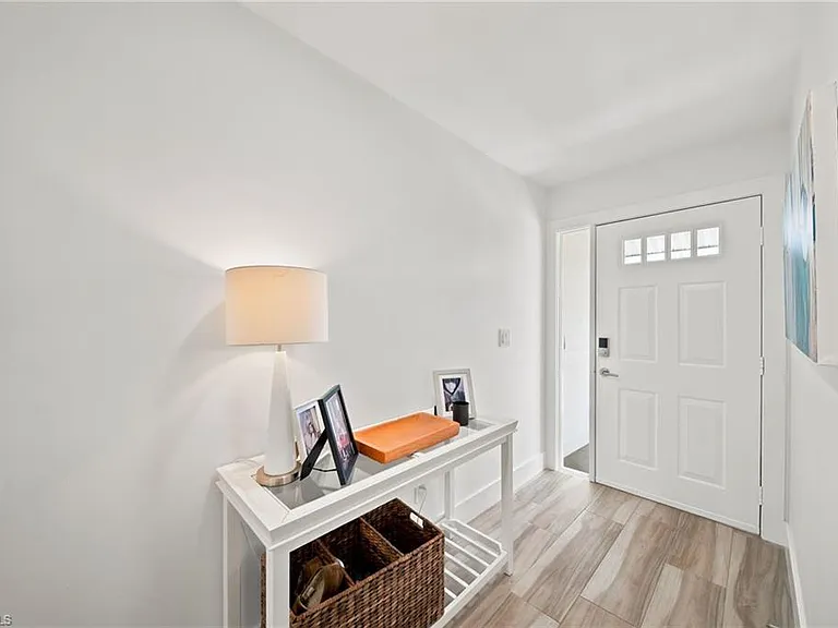 544 10th Ave S #202N — Photo 3