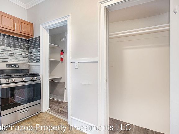 5th image of 1108 S Westnedge Ave Unit 3